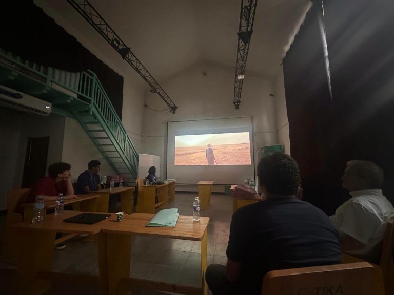 De l&rsquo;idée à l&rsquo;écran : Le festival de Timimoun sème les graines du cinéma et révèle les nouveaux réalisateurs